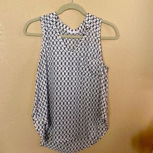 NWOT black white pattern tank, size S